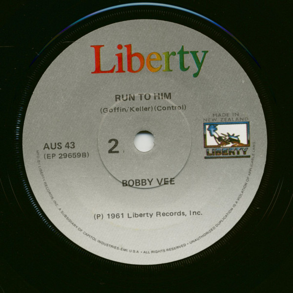 Hold Me - Run To Him (7inch, 45rpm, SC)
