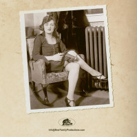 Preview: She's Selling What She Used To Give Away (CD) Preview: She's Selling What She Used To Give Away (CD)